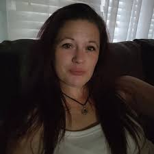 What is the average selling price for handmade pocket hugs in the US?