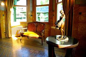 Art Nouveau Villa Demoiselle Reims Interieurs Verriere Et Sofa Boiseries Art Nouveau Villa