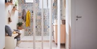 Quelles sont les différences entre pierre bleue et carrelage imitation pierre bleue ? Comment Poser Du Carrelage Mural Dans Sa Salle De Bains M6 Deco Fr