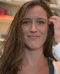 Emmie Lamp's Instagram, Twitter & Facebook