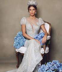 The consecration was however the following year. Berta The Flawless Iris Mittenaere Miss Universe In Facebook