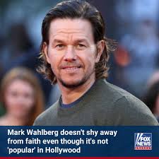 Kelly Dotson (@KKLintz)