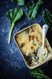 Gratin Aux Feuilles Et Cotes De Blettes A La Bechamel Vegan Recette Recette Cotes De Blettes Recettes De Cuisine Gratin De Blettes