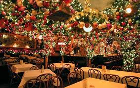 The Streets Are Lined Up In Beautiful Decorations And Many People Take Their Kids To See The Originality That T Nyc Christmas New York City Christmas Nyc Bars