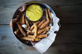 Hjemmelagde Sotpotetfries Og Aioli Mat Snacks Sotpotet