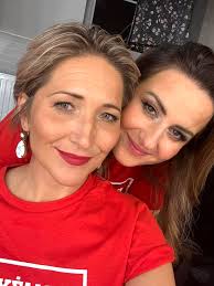 Uwielbiam Kasia Wilk ❤️ jest nie tylko genialną wokalistką o czym wszyscy  wiemy, ale przede wszystkim cudnym, wrażliwym człowiekiem ♥️ i być może nie  wiecie, ale również świetną…krawcową i projektantką👌 tworzy cudne