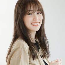 簡単ロングヘアアレンジ14選 まとめ髪からエレガントに決まるハーフアップ 前髪なしスタイルもご紹介 oggi jp ロングヘア 前髪 アップスタイル 簡単
