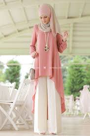 Ganis hitam cocok dengan kerudung warna apa. 7 Inspirasi Warna Hijab Yang Cocok Untuk Tunik Peach Anda Biar Tampil Kalem Womantalk Com Line Today