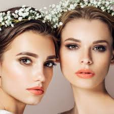 Le calcul est vite fait pour estimer leur longueur pour le mariage. Coiffure De Mariage Les Tendances Pour Cheveux Longs En 2019 Gala
