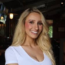 Marissa Wick's Instagram, Twitter & Facebook