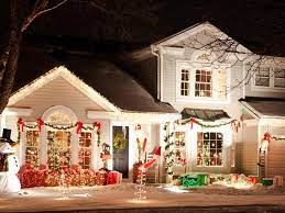 Vlogmas #2 aujourd'hui on a décoré le sapin, on a commencé à préparer la nourriture pour le repas de noêl, on a visité un manoir décoré pour noël et on a. Une Deco Led Outdoor Afin De Mieux Celebrer L Esprit Des Fetes De Fin D Annee Maison De Noel Deco Noel Exterieur Deco Noel Maison