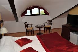 Casuta cu ponei 4* moieciu. Preturi Si Cazare Valea Cu Pesti Pensiune In Arefu Arges Fagaras Transfagarasan