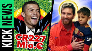 Aktuell ist cr7 bei juventus turin in der italienischen serie a unter vertrag und soll dort 31 millionen euro netto im jahr verdienen. Cr7 Mit 227 Mio Vermogen Messi Erfullt Kind Einen Traum Kicknews Youtube
