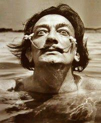 E le preghiere non possono ritardare le rughe, la vecchiaia come se si potesse ammazzare il tempo senza ferire l'eternità. Frasi Di Salvador Dali