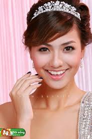 Chùm ảnh: Ngắm chân dài tuổi teen 1m79 yêu kiều trong váy cưới