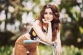 Alia Bhatt Age Biography Height Weight Size Family Affair Net Worth They can develop slowly over time, but they are usually permanent. alia bhatt age biography height