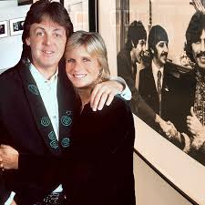 1 on billboard 's top album sales chart (dated aug. Paul Mccartney Er Zeigt Seine Lieblingsfotos Von Frau Linda Gala De