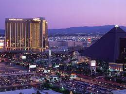 Las Vegas Shooting Jason Aldean Celine Dion And More Mourn Latest Senseless Tragedy Luxor Las Vegas San Francisco Skyline