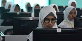 Sekolah sma terbaik ketiga dari sumatera utara kota medan adalah sma methodist 2 yang di bawa naungan yayasan pendidikan methodist. Daftar 15 Smp Negeri Terbaik Nasional Peraih Un 2019 Tertinggi Halaman All Kompas Com
