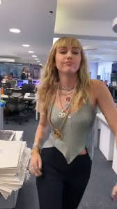 Feb 13, 2020 · cyrus later shared a series of paparazzi photos from the outing and the racy wardrobe malfunction that ensued on instagram. Celebrity Social Media Miley Cyrus Instagram Photos And Videos Justfabzz