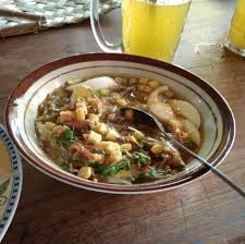 Walaupun dari segi harga memang masih dalam kategori mahal tetapi ini sebanding dengan rasa dari setiap menu yang disediakan dan kualitas. Resep Soto Ayam Kletuk Khas Blora