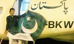 See more ideas about drake, entertainment, youtube. Under Fire Pia Denies Involvement In Polish Tourist S Kiki Challenge Video Pakistan Dawn Com