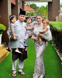 Menerusi posting instagram anzalna yang lain, dia memberitahu bahawa dia terpaksa berada di unit kecemasan sebuah hospital selepas terjatuh. Urus 3 Anak Selang Setahun Kerja Rumah Semua Beres Rahsianya Mak Bangun Super Awal Pa Ma