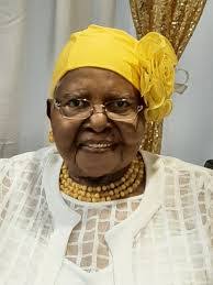 Mae Heath's Instagram, Twitter & Facebook