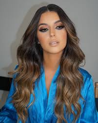 Y ahora un #TBT de esta bella morena iluminada @karens03 ¿Te gustaría un  look como este? Escribe “YO QUIERO” en los comentarios ✨