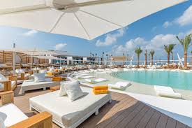 This is a very pleasant beach within jumeirah. Dubai S Best Beach Clubs 2019 Beach Club In Dubai Bars Nightlife Music Nightlife Awards 2019 Time Out Dubai