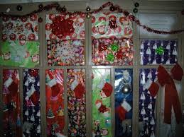 At My High School We Celebrated Christmas In A Special Way All Of The Seniors Had Their Lockers In Two Hallw Locker Decorations Lockers Locker Decorations Diy