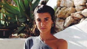 Nel 2017 i the giornalisti pubblicano. Chi E Carolina La Fidanzata Di Tommaso Paradiso Dilei