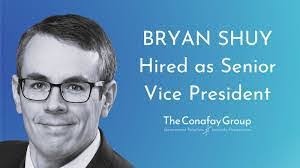 Julie Lybarger's Instagram, Twitter & Facebook