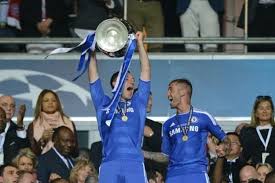 Jun 10, 2021 · john terry took on strict disciplinarian fabio capello at the 2010. Alasan John Terry Angkat Trofi Liga Champions Dengan Jersey Lengkap Chelsea Halaman All Kompas Com
