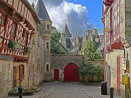 Make social videos in an instant: Street And Josselin S Castle Castle Medieval Life Bretagne