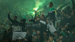 Watch btv online gratis for free. Pyro Arger Bei Lissabon Derby Sporting Fans Sorgen Mit Feuerwerkskorpern Fur Chaos Sportbuzzer De