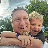 Shawn Traxler's Instagram, Twitter & Facebook