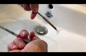 Tipps Tricks Abfluss Reinigen Mit Essig Und Backpulver Ohne Chemie Youtube Reinigen Abfluss Backpulver Shampoo