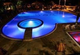 Piscina si zona de plaja de pe langa piscina este foarte curata si nu costa seslongurile. Complex Turistic Club Dor Vama Veche Romania Alfitravel Ro