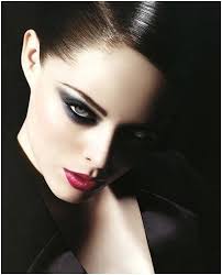 5 Simple Eye Makeup Tips That Will Make Your Big Eyes Pop!