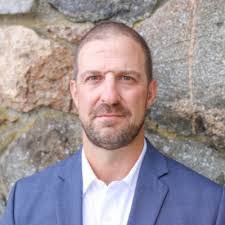 Christina Maslen's Instagram, Twitter & Facebook