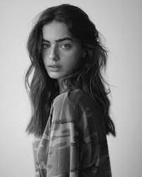 New Photo Model Fashion Beautiful Yaelshelbia Itmodels Yaelshelbia Black Photography Poses Women Portrait Photography Poses Self Portrait Photography