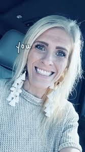 Kelsey Hamlin's Instagram, Twitter & Facebook