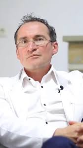 Este terapia TMS eficientă în cazul accidentelor vasculare cerebrale?, ✔️  Ne spune astăzi Dr. Adrian Stănescu, medic primar specializat în  Gerontologie și Stimulare Magnetică Transcraniană (TMS), ...