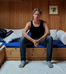 The man accused of opening fire in a norwegian mosque over the weekend appeared in court on monday with two black eyes and wounds to his face and neck. Skyting I Moske I Baerum Moskeskyting I Baerum Dette Vet Vi Om Drapssiktede Philip Manshaus