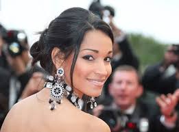 Mode : Laury Thilleman et Cindy Fabre pour La Halle !