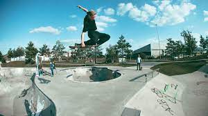 A skateboard is a short, narrow board with two small wheels attached to the bottom of either end. Der Traum Von Freiheit Weser Kurier