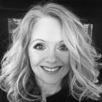 Shannon Lemon's Instagram, Twitter & Facebook