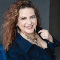 Trisha Hays's Instagram, Twitter & Facebook