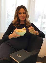 Az egykori modell tomán szabina a saját tapasztalataiból kiindulva tudott rendkívül gyorsan növekvő vállalkozást indítani. Toman Szabina Volt Hogy Napi Egy Alman Eltem